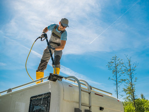 RV-ROOF-CLEANING